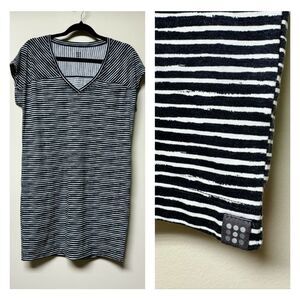 TITLE NINE Hiolani V-Neck Short Sleeve T-Shirt Dress Black/White Stripes, Sz XS